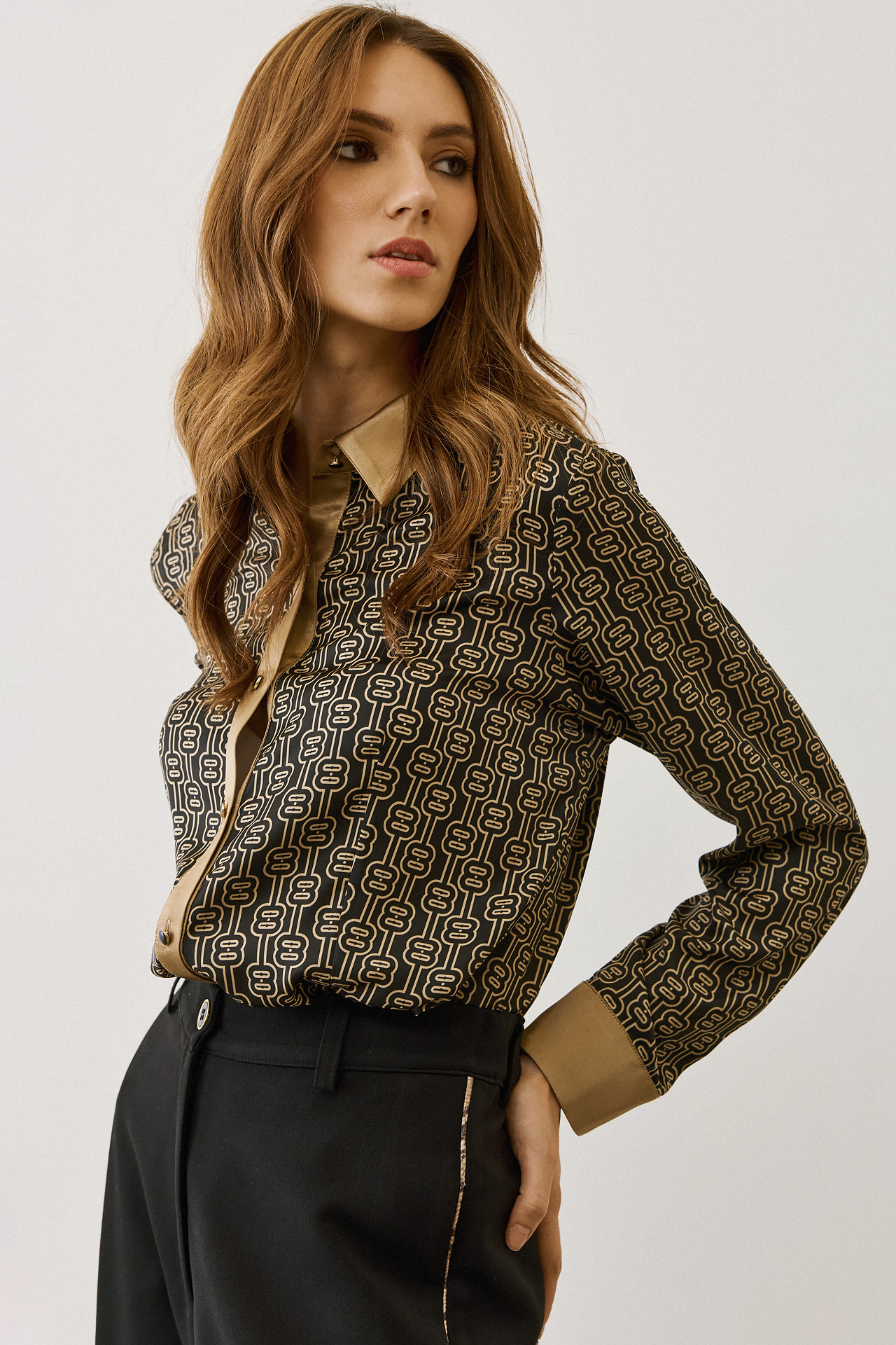 Σατέν πουκάμισο εμπριμέ μαύρο-χρυσό FIGS001S