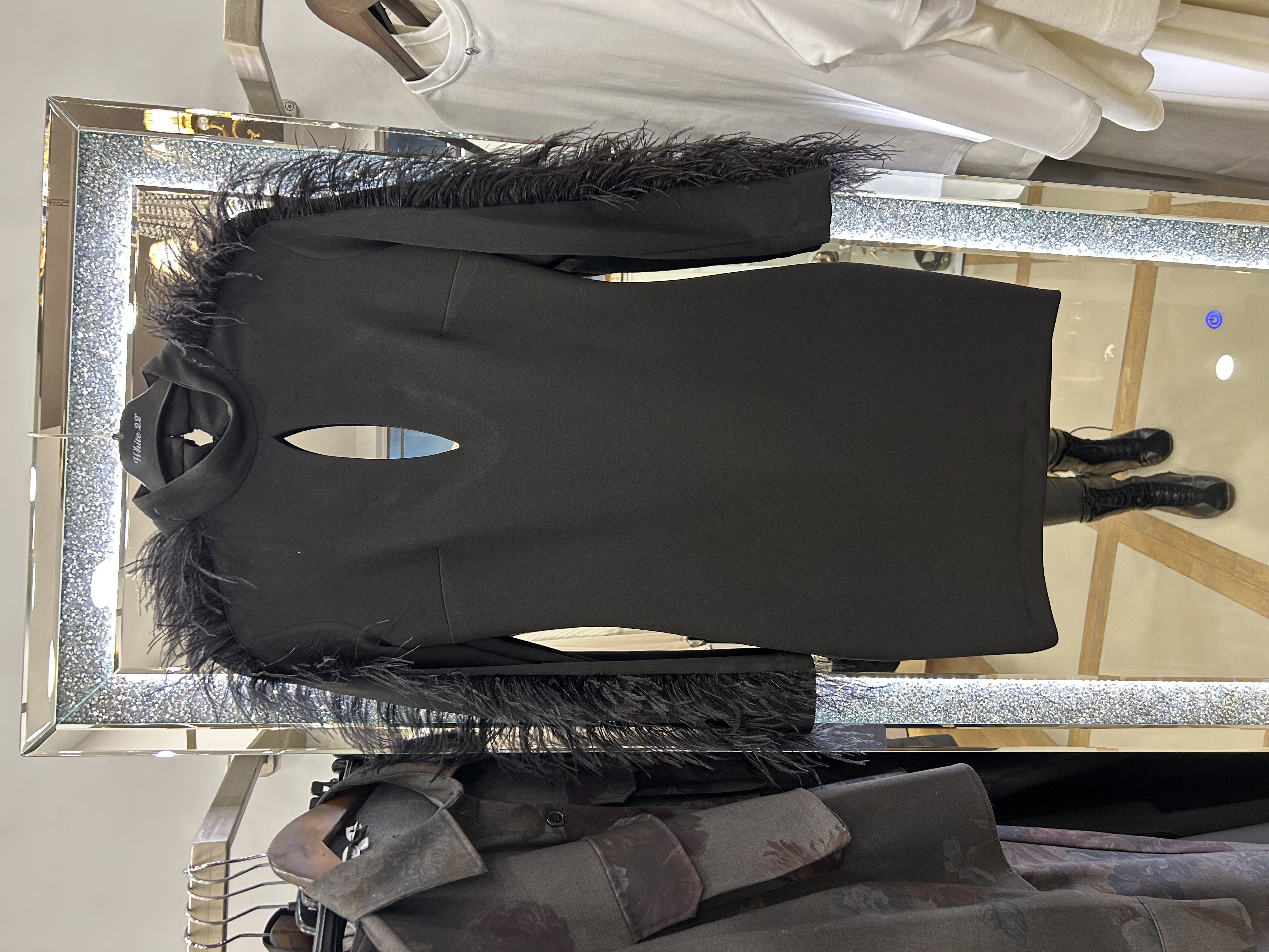 Accessμαύρο φόρεμα με πούπουλα XS